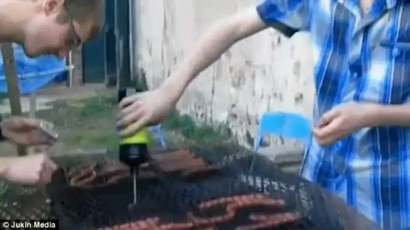 ALCOOL SUL BARBECUE