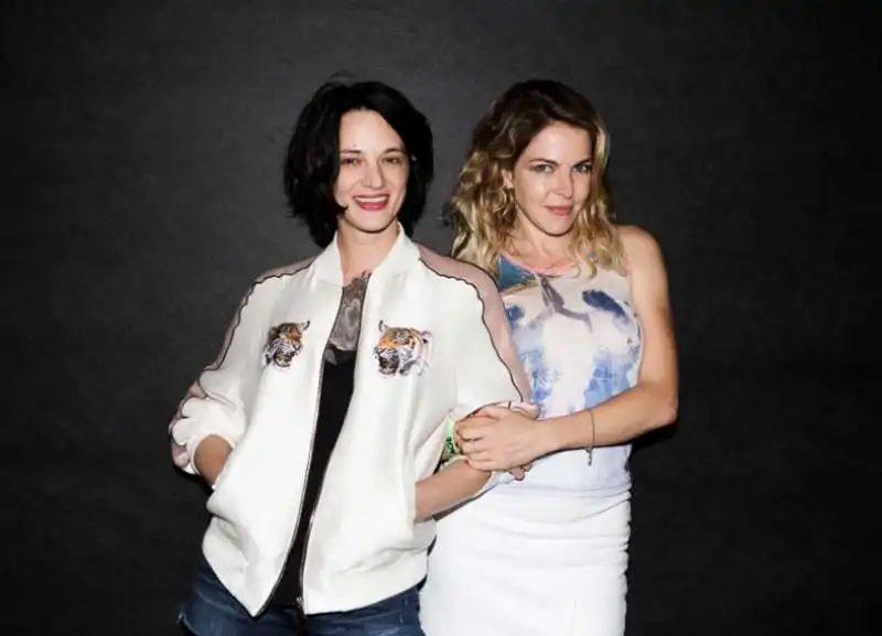 asia argento e claudia gerini al gay village 