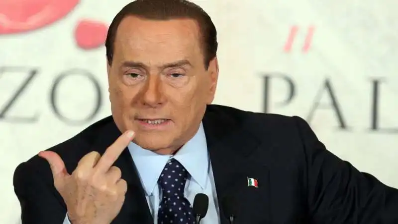 berlusconi  dito 