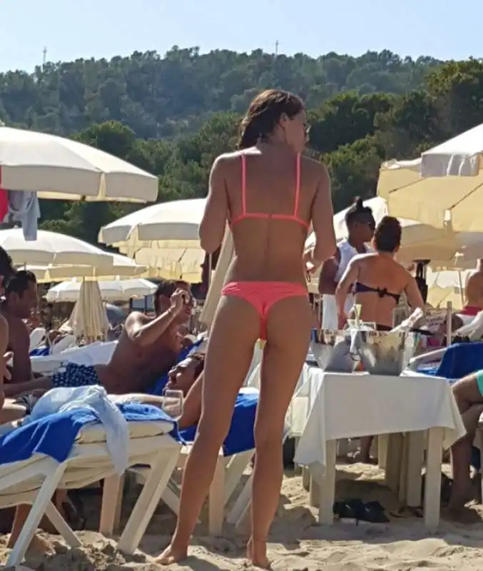 cecilia rodriguez lato b malibu beach ibiza