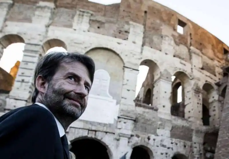 dario franceschini al colosseo