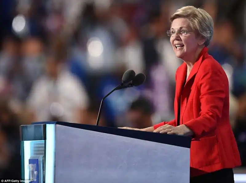 elizabeth warren alla convention democratica