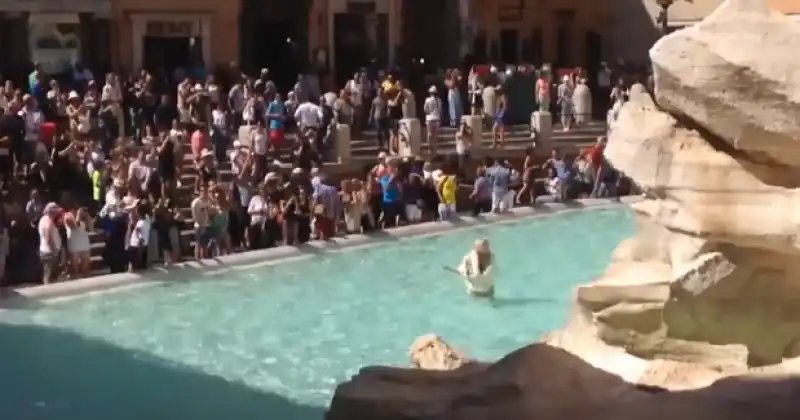 FONTANA DI TREVI