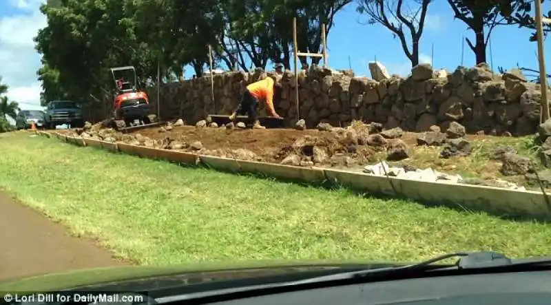 IL MURO INTORNO ALLA VILLA DI ZUCKERBERG ALLE HAWAII 