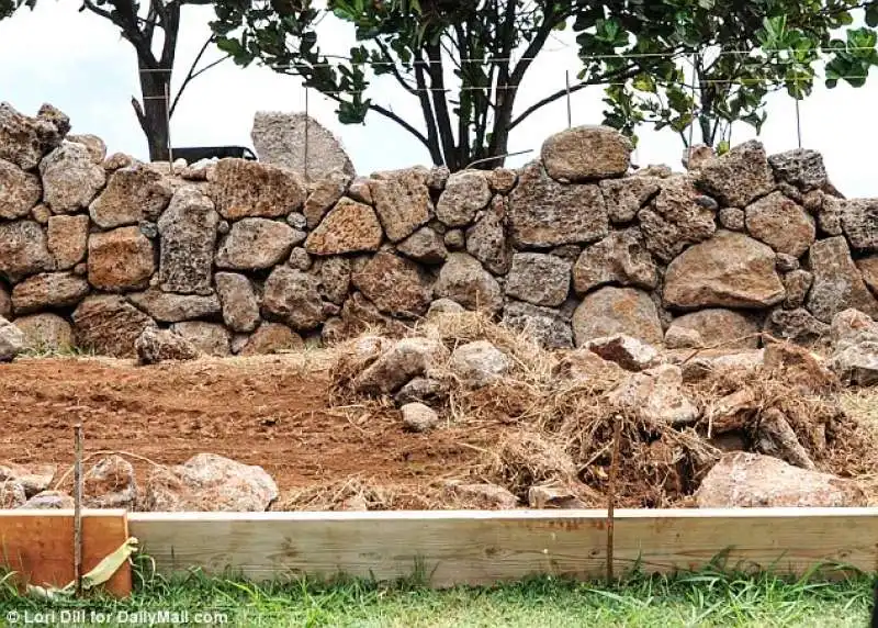 IL MURO INTORNO ALLA VILLA DI ZUCKERBERG ALLE HAWAII 