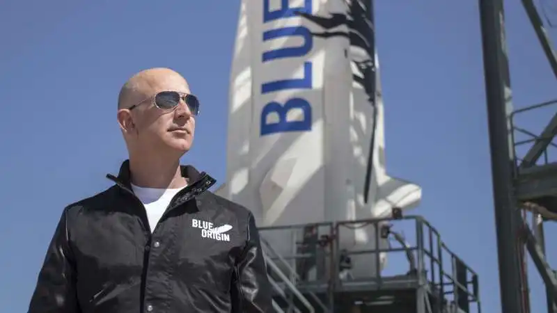 JEFF BEZOS BLUE ORIGIN 1