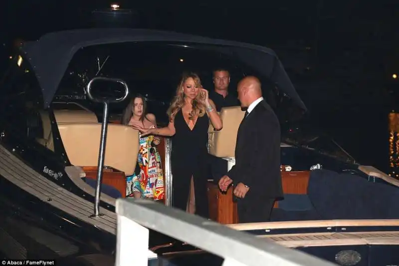 mariah carey arriva sullo yacht di dicaprio