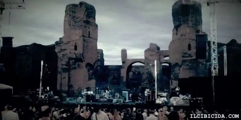 NEIL YOUNG CARACALLA