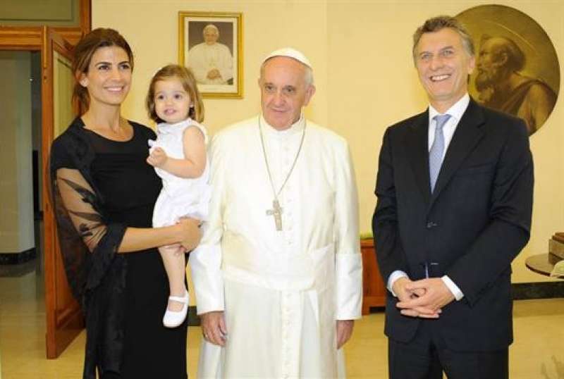 PAPA BERGOGLIO E MAURICIO MACRI