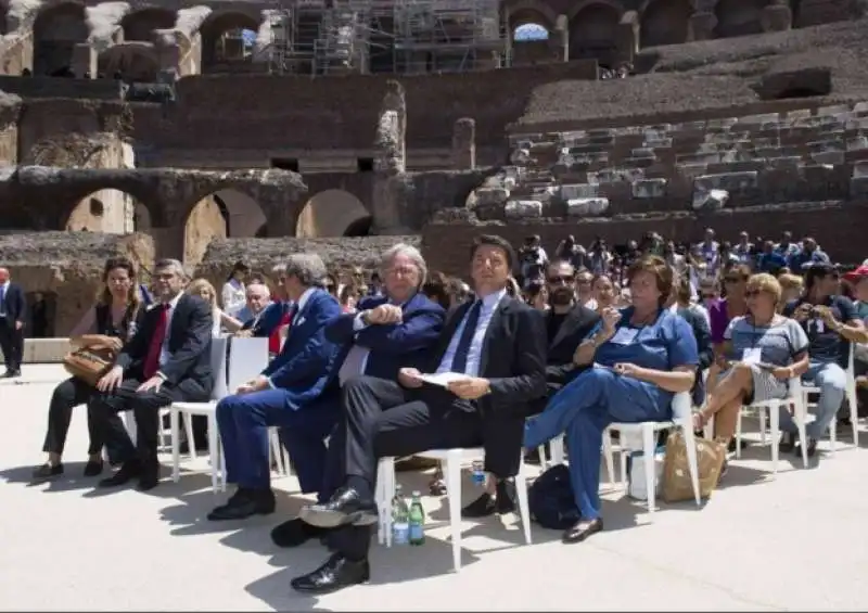 renzi e della valle al colosseo