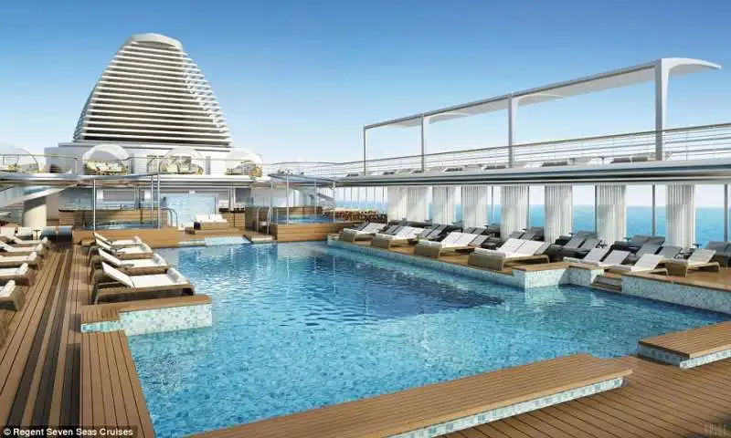 seven seas explorer  piscina