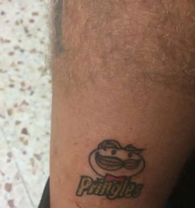 tatuaggio logo pringles