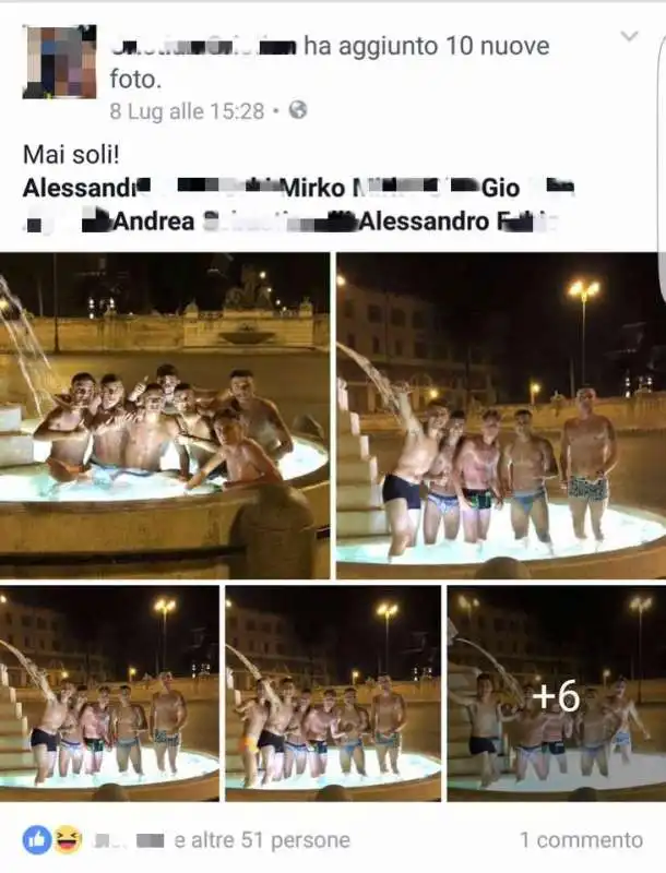 un gruppo di romani fa il bagno alla fontana dei leoni piazza del popolo