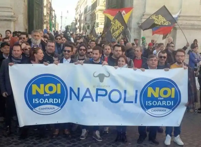 a napoli con salvini