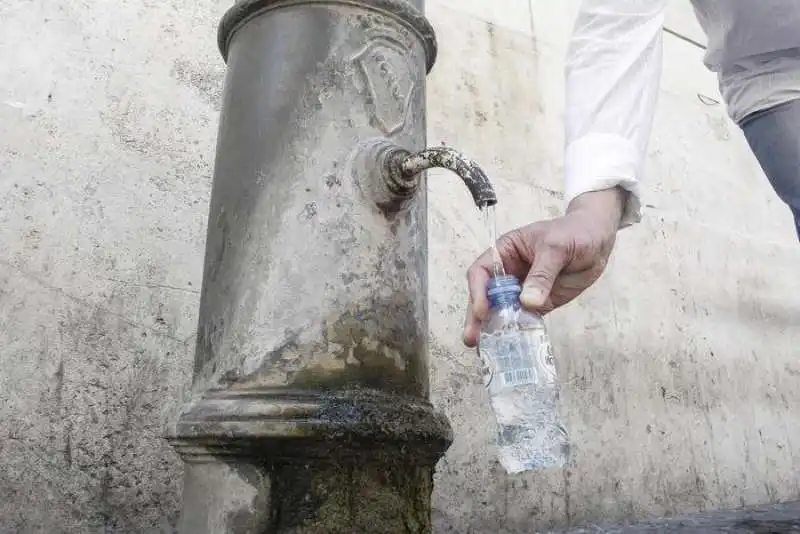 ACQUA ROMA