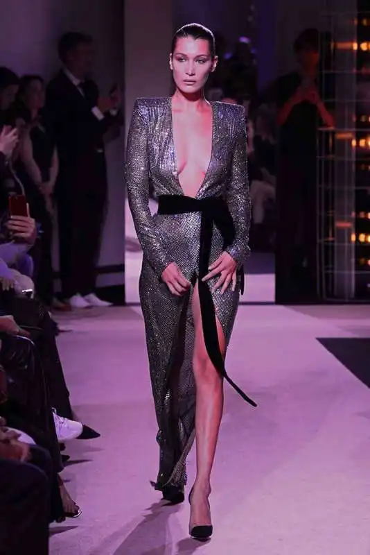 BELLA HADID IN VAUTHIER