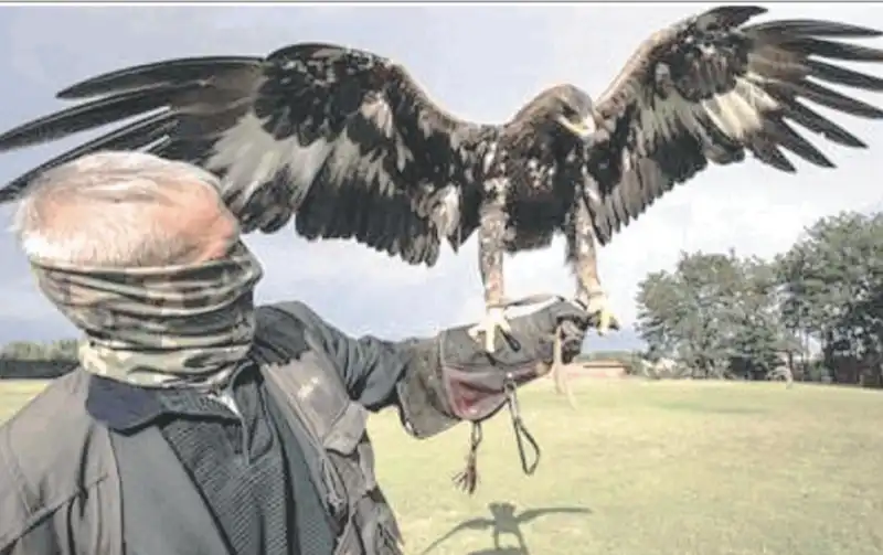 CAPITANO ULTIMO CON L AQUILA