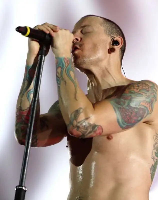 CHESTER BENNINGTON