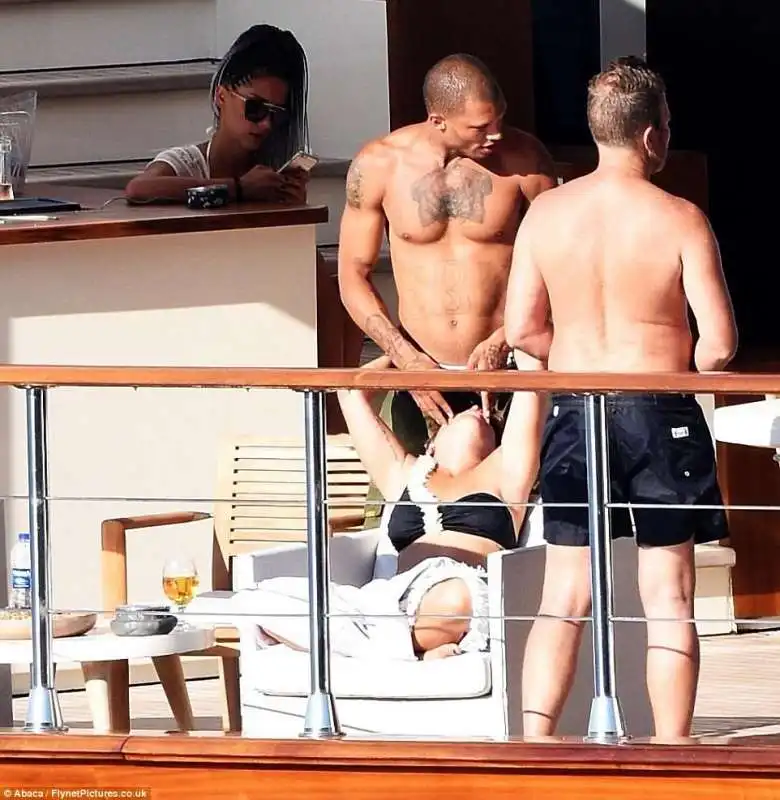 chloe green e jeremy meeks sullo yacht copia