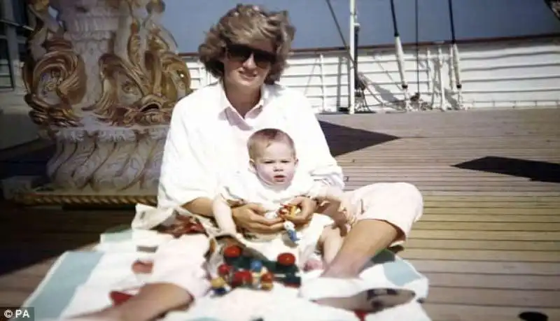 diana e william sul royal yacht britannia