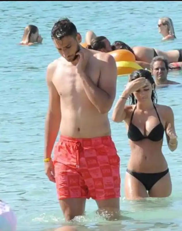 DONNARUMMA CON LAFIDANZATA IBIZA