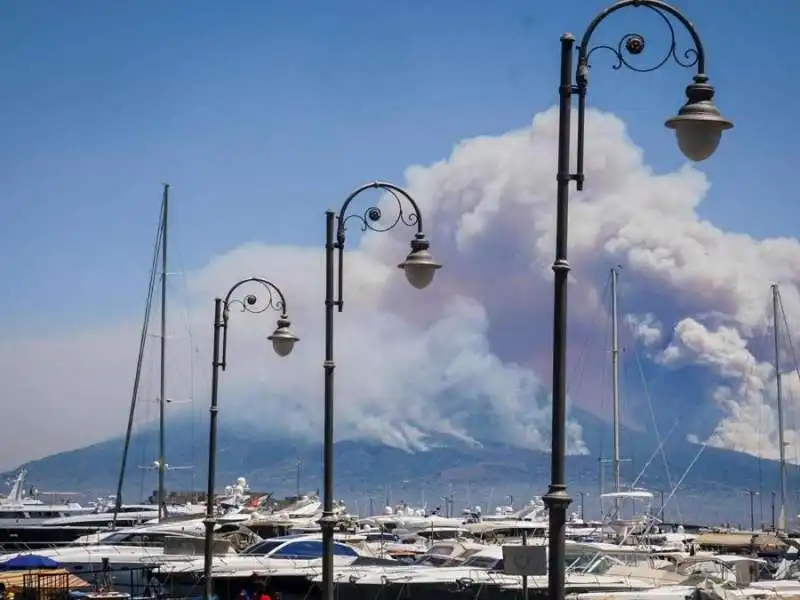 fiamme vesuvio4