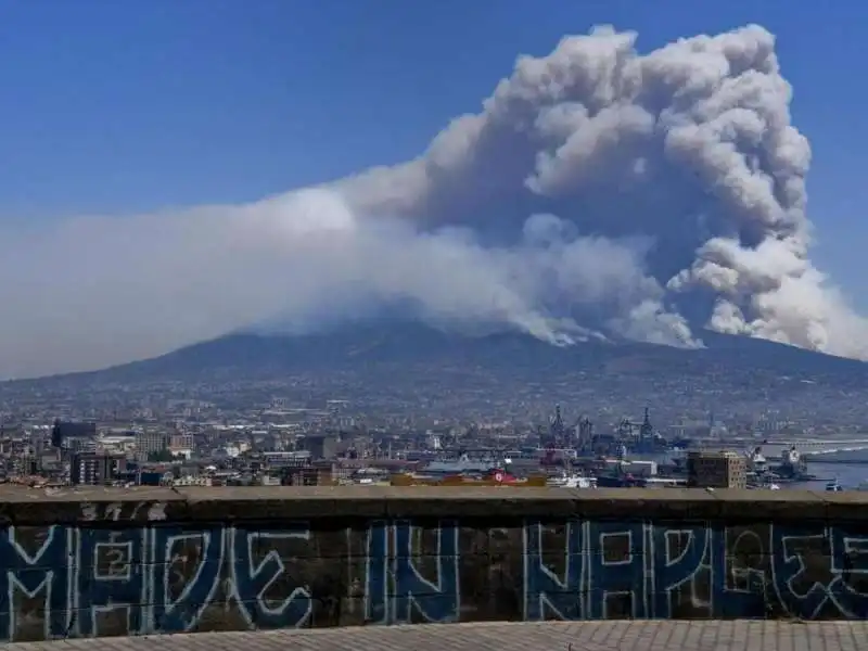 fiamme vesuvio8