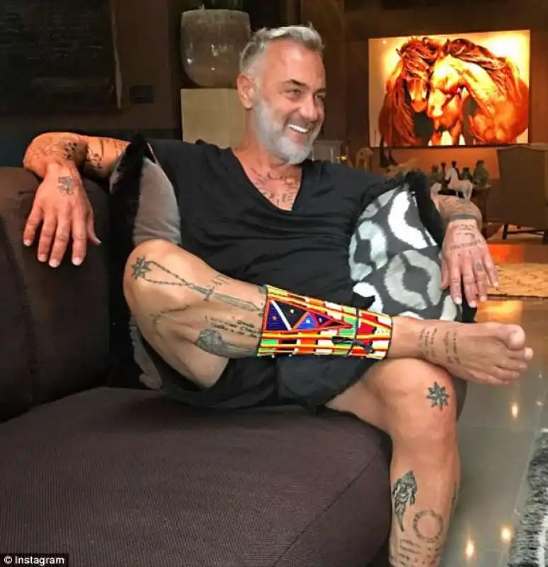 gianluca vacchi 49 anni copia 4