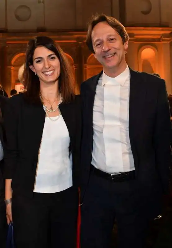 la sindaca virginia raggi col vice sindaco luca bergamo (5)