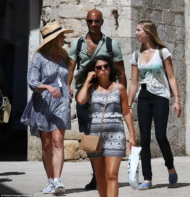 laurene powell jobs con fidanzato e figlia in croazia