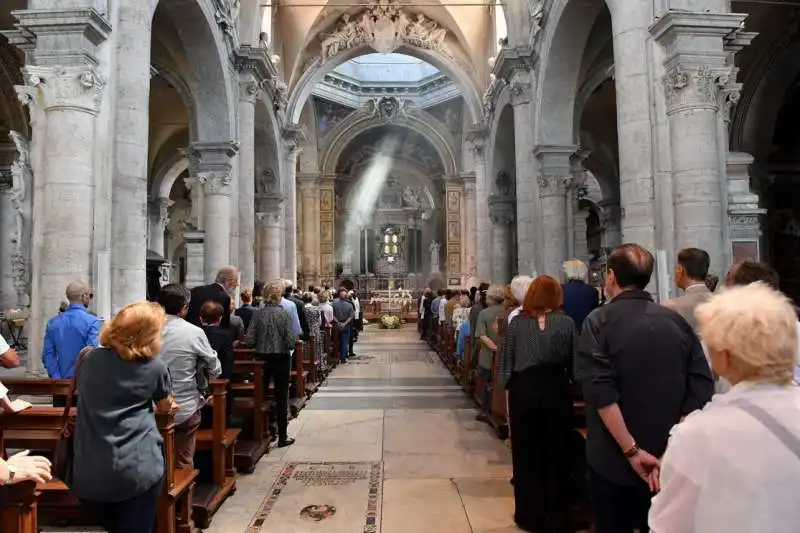 linterno della chiesa di santa maria del popolo