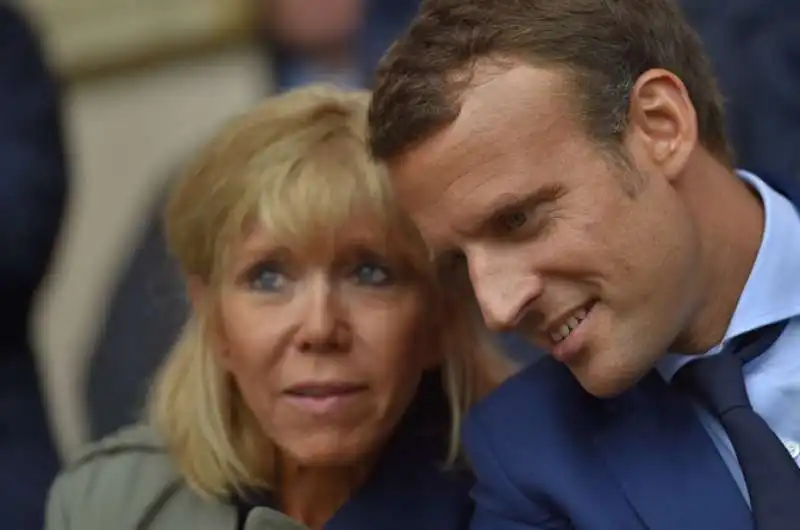 Macron-e-moglie