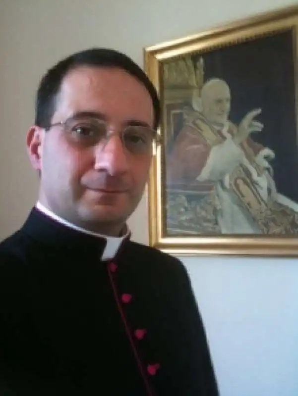 monsignor Luigi Capozzi