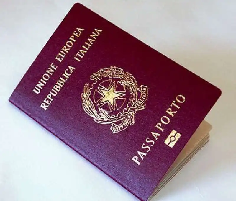 PASSAPORTO ITALIANO