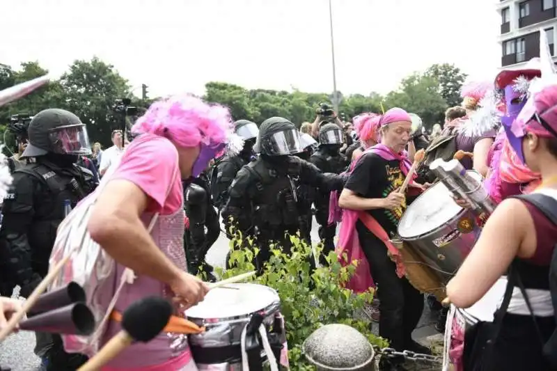 proteste  ad  amburgo  per il g20