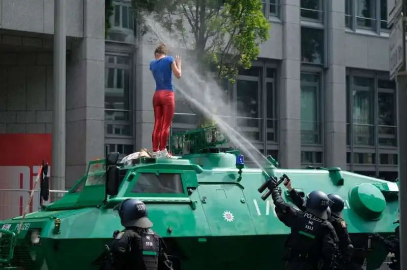 proteste ad amburgo per il g20