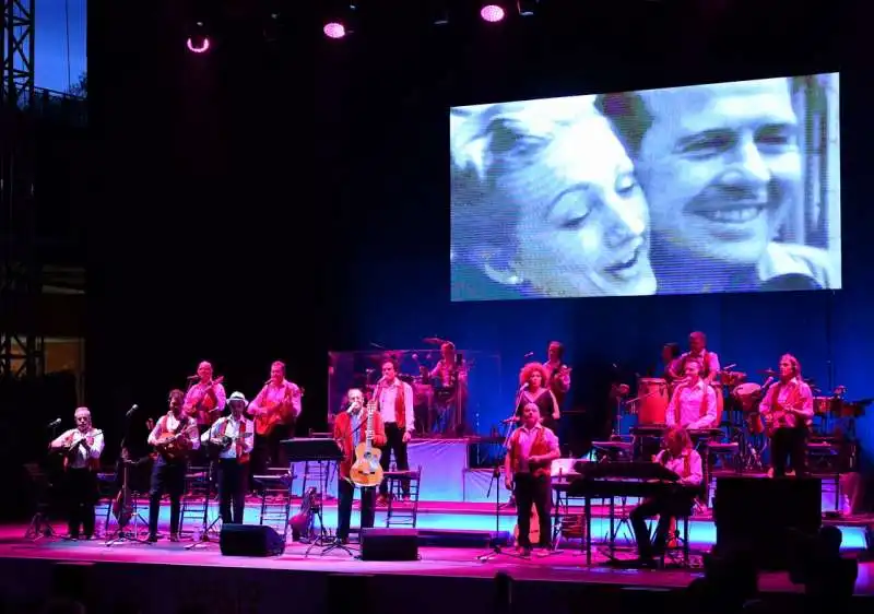 renzo arbore e l orchestra italiana in concerto al parco della musica (1)