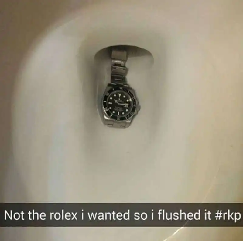 rolex non gradito nel cesso