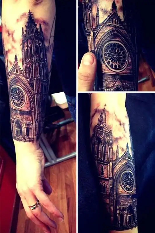 tatuaggio notre dame