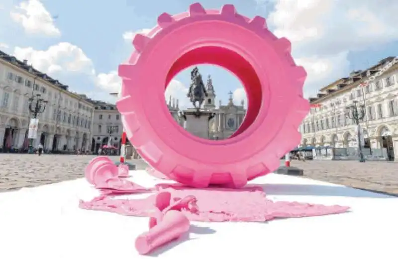 TORINO - LE OPERE IN ROSA DI MARCO ABRATE