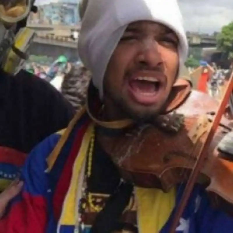 VIOLINISTA VENEZUELA