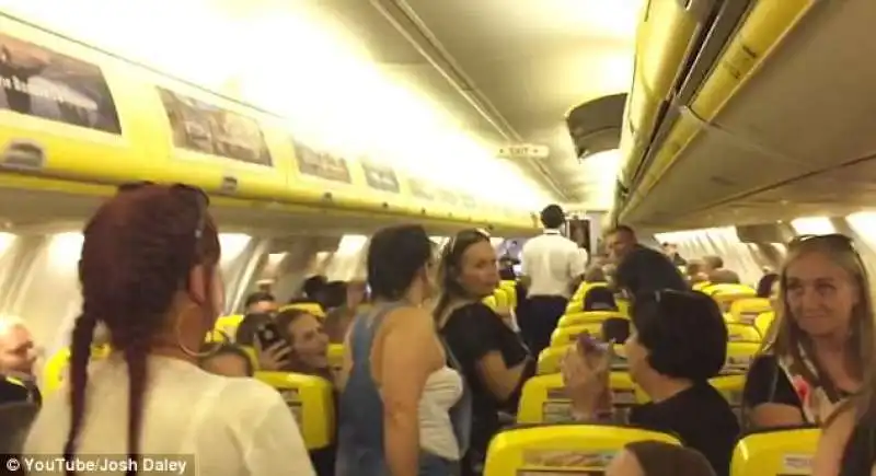 volo ryanair liverpool alicante 5