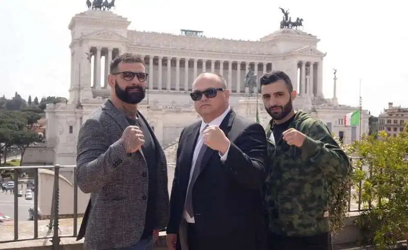 alessio sakara e giorgio petrosyan a roma bellator mma