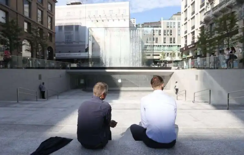 apple store milano 16