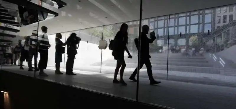 apple store milano 28