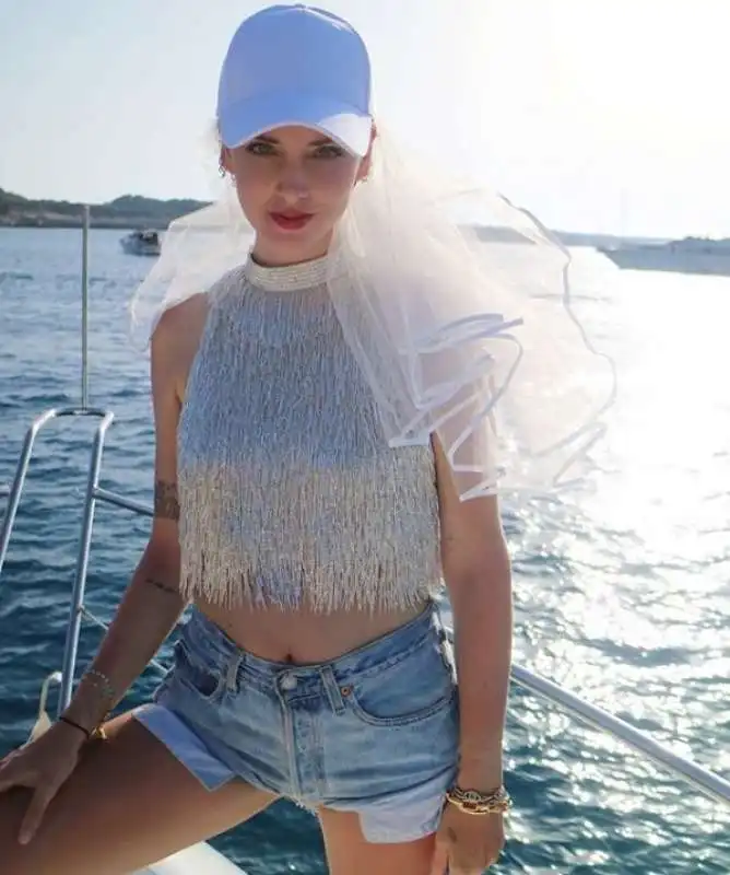 chiara ferragni, regina di ibiza 