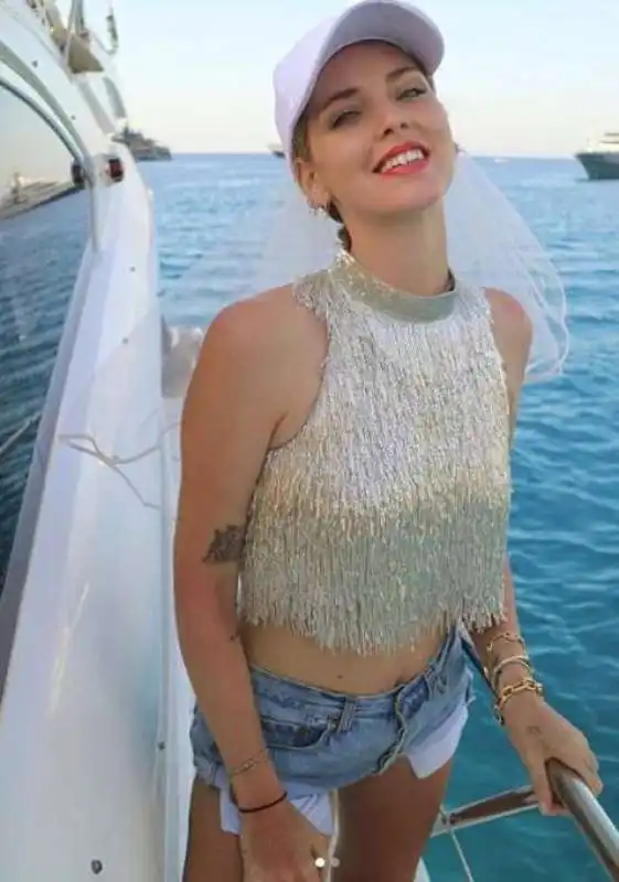 chiara ferragni, regina di ibiza  