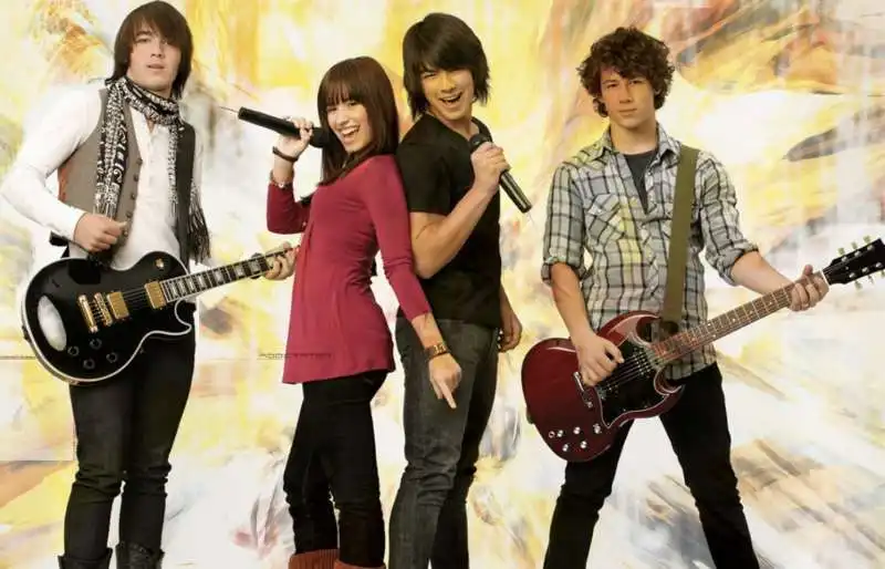 DEMI LOVATO JONAS BROTHERS