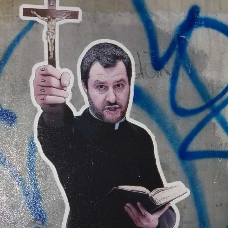 IL MURALES DI MATTEO SALVINI VERSIONE ESORCISTA