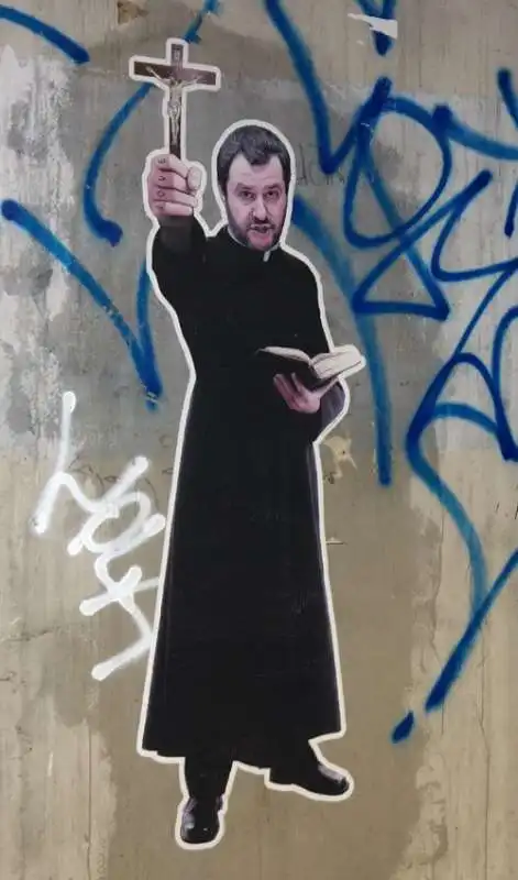 IL MURALES DI MATTEO SALVINI VERSIONE ESORCISTA